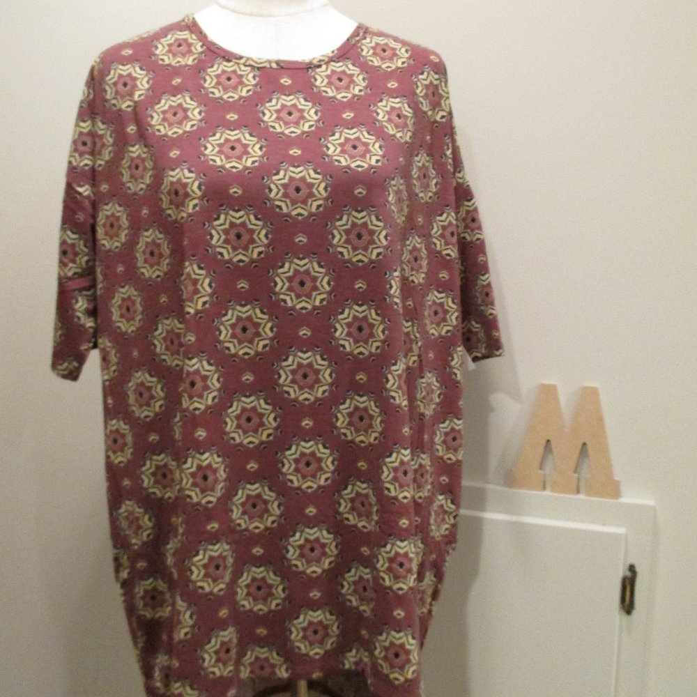 NWT LuLaRoe Irma tunic, M